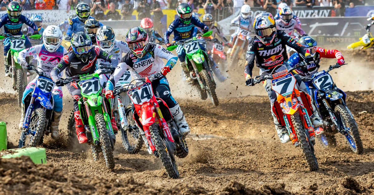 450 race start featuring various number plates